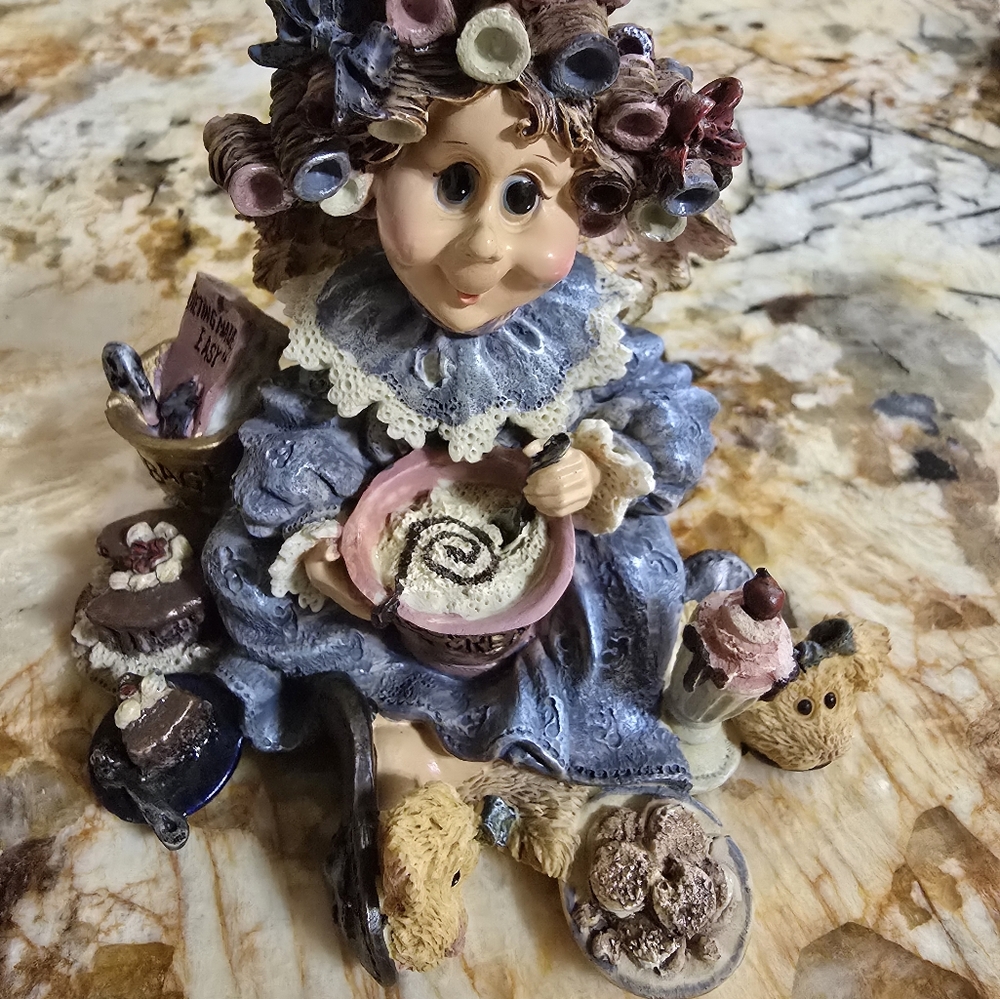 Retired 1998 #36305 Boyd's Bear Angel In Denial.